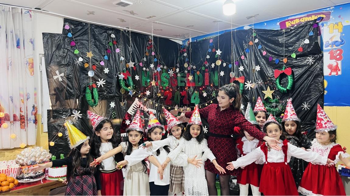 İTO Kanarya İlkokulu Ailesi Herkese Mutlu Yıllar Diler